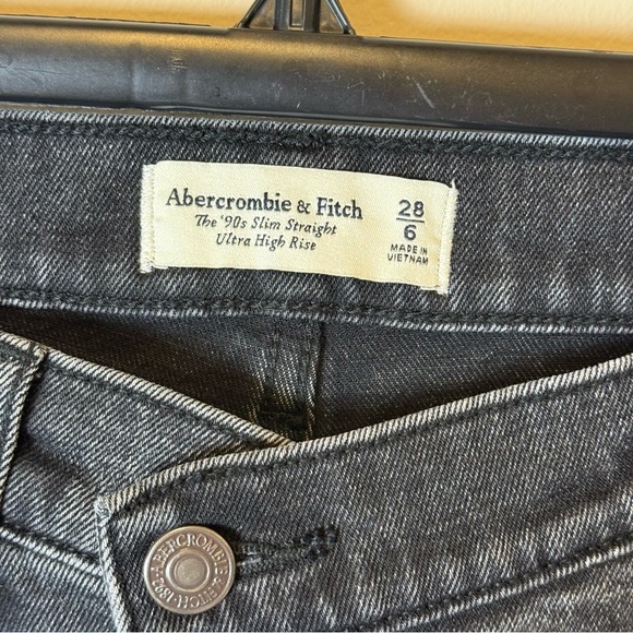 A&F Ultra High Rise 90’s Slim Straight Black Jeans - Picture 5 of 7